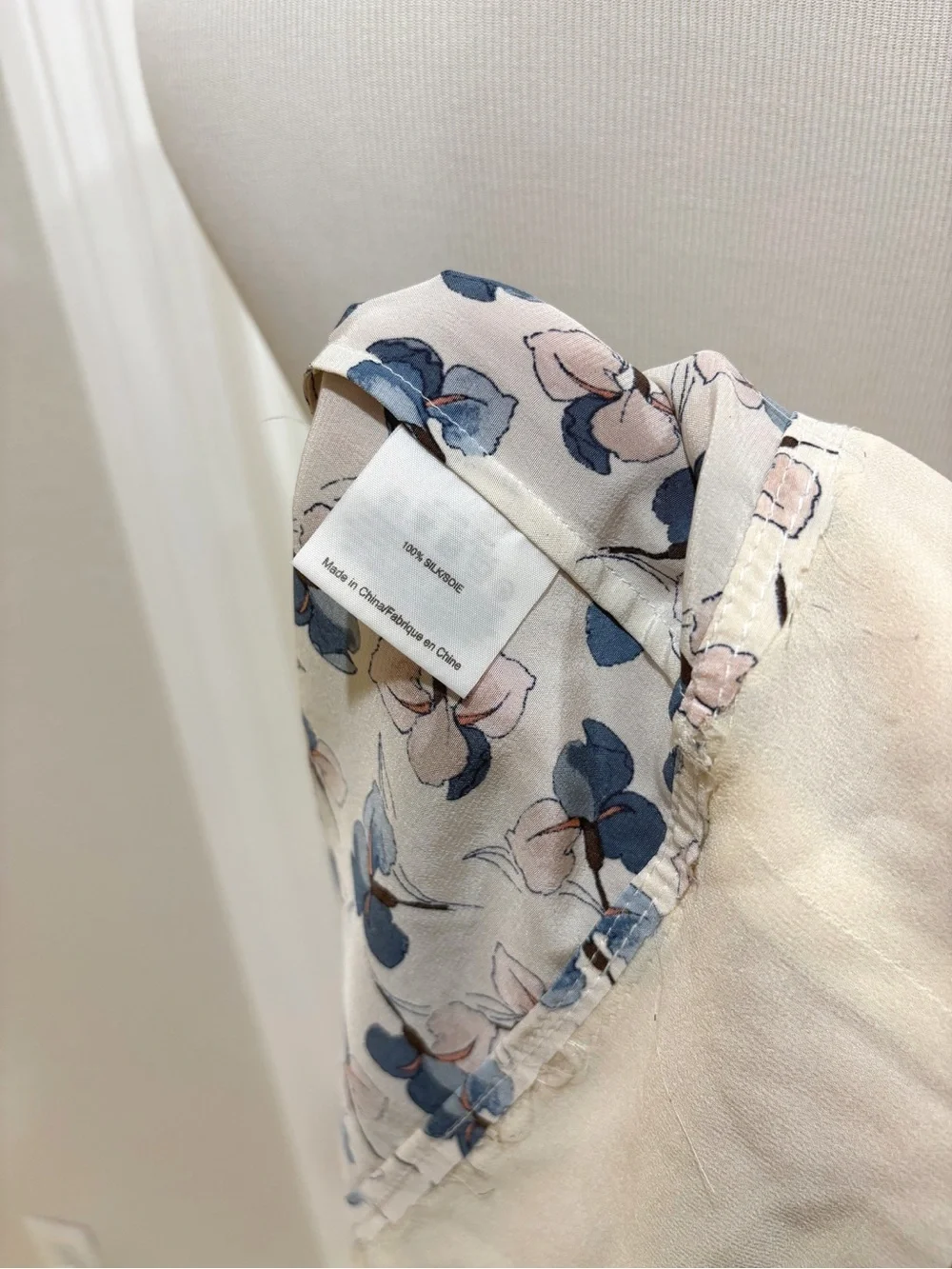 Tory Burch 100% Silk Floral Print Button-Down Blouse - Cream, Pink, Blue Size 6